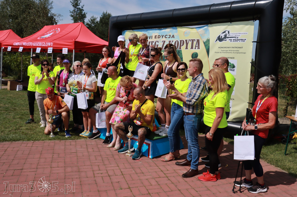 Fotorelacja IV: Dekoracje - Bieg z małego kopytka, młodego galopu, Bieg z Kopyta - Festiwal z Kopyta 2025