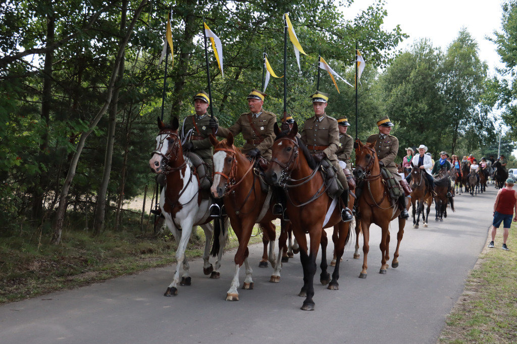 Fotorelacja VI: Parada Konna i MOTO LEGENDY - Festiwal z Kopyta w Gniazdowie
