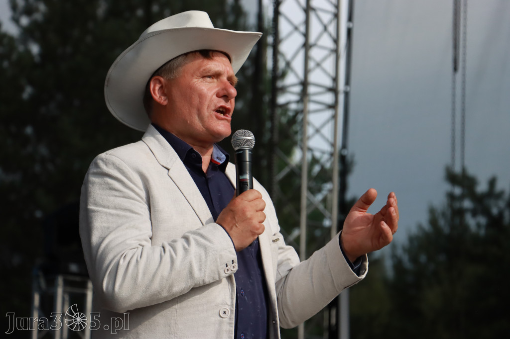 Fotorelacja IX: Występ Mai Boguckiej i zespołu Droga na Ostrołękę - Festiwal z Kopyta w Gniazdowie