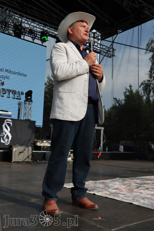 Fotorelacja IX: Występ Mai Boguckiej i zespołu Droga na Ostrołękę - Festiwal z Kopyta w Gniazdowie