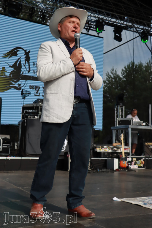 Fotorelacja IX: Występ Mai Boguckiej i zespołu Droga na Ostrołękę - Festiwal z Kopyta w Gniazdowie