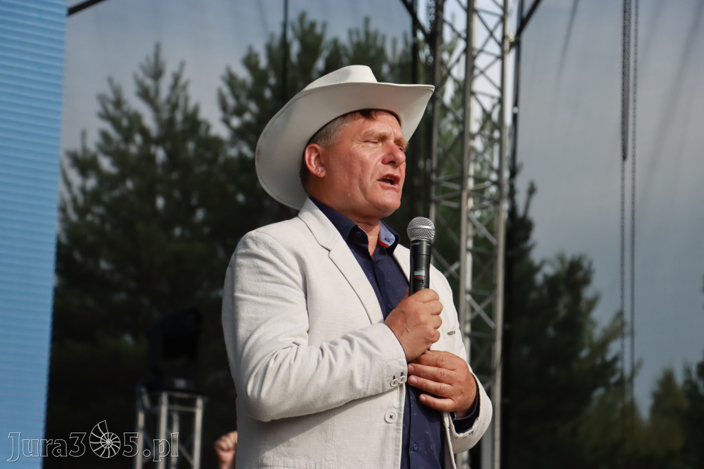 Fotorelacja IX: Występ Mai Boguckiej i zespołu Droga na Ostrołękę - Festiwal z Kopyta w Gniazdowie