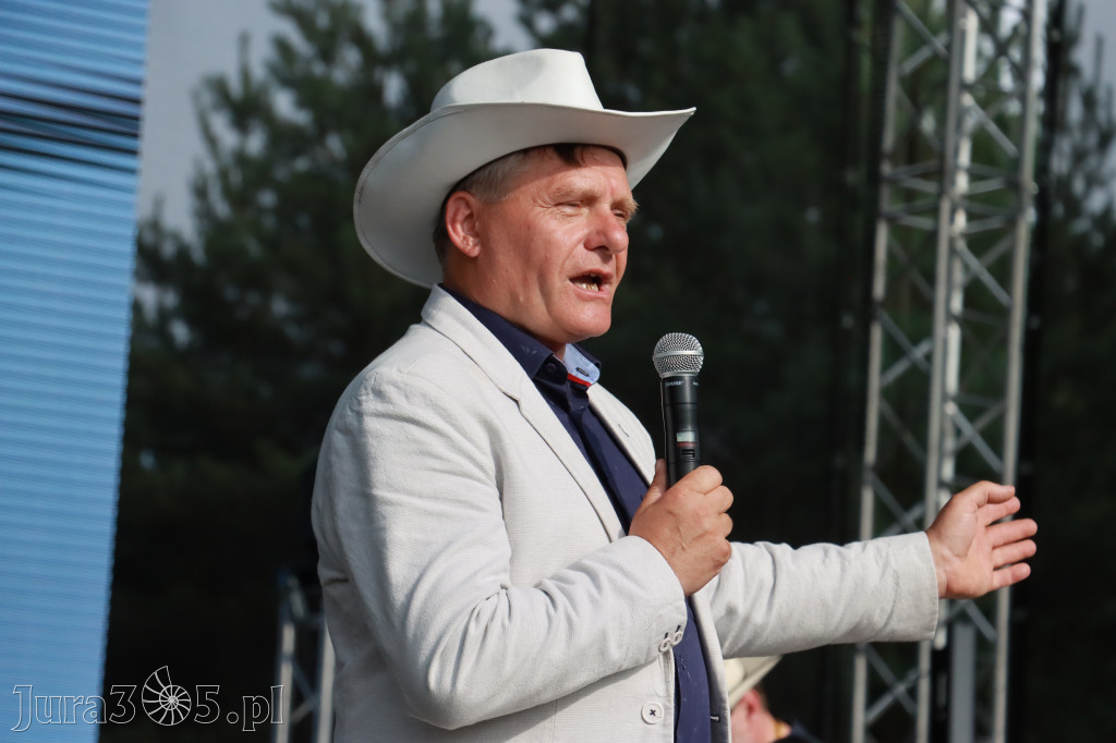 Fotorelacja IX: Występ Mai Boguckiej i zespołu Droga na Ostrołękę - Festiwal z Kopyta w Gniazdowie