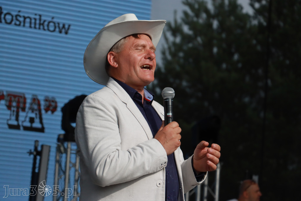 Fotorelacja IX: Występ Mai Boguckiej i zespołu Droga na Ostrołękę - Festiwal z Kopyta w Gniazdowie
