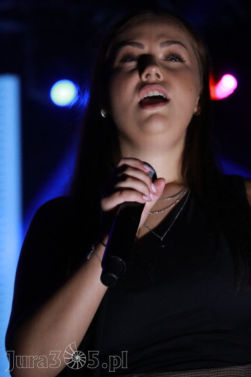 Fotorelacja XIII: Julia Tkacz solo i ze Smolastym - Festiwal z Kopyta w Gniazdowie