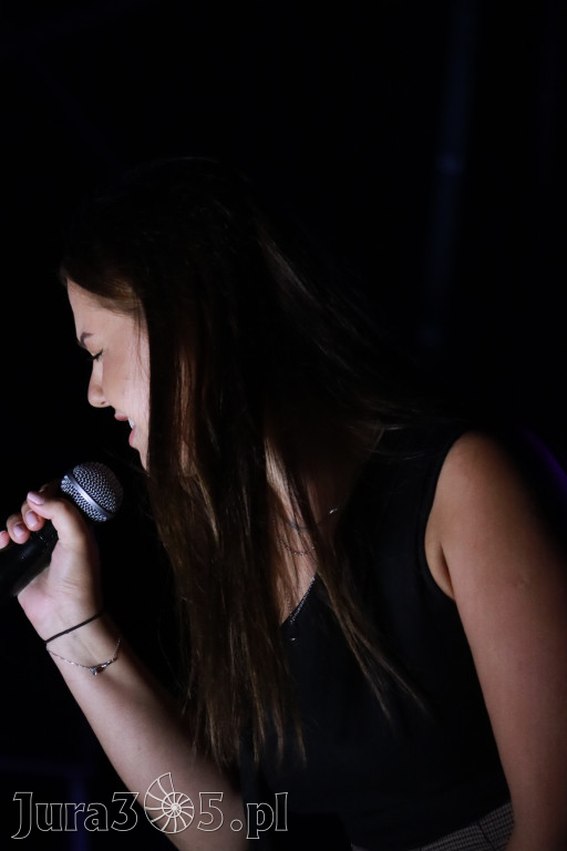 Fotorelacja XIII: Julia Tkacz solo i ze Smolastym - Festiwal z Kopyta w Gniazdowie