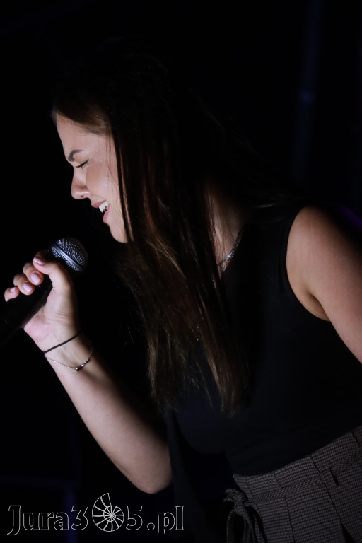 Fotorelacja XIII: Julia Tkacz solo i ze Smolastym - Festiwal z Kopyta w Gniazdowie