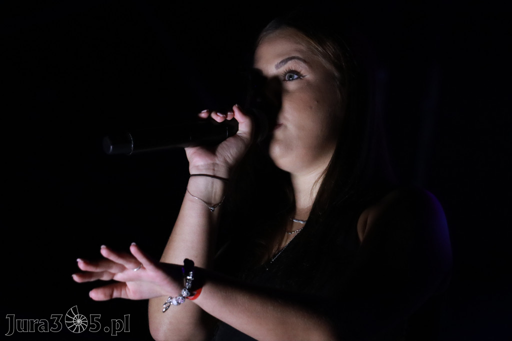 Fotorelacja XIII: Julia Tkacz solo i ze Smolastym - Festiwal z Kopyta w Gniazdowie