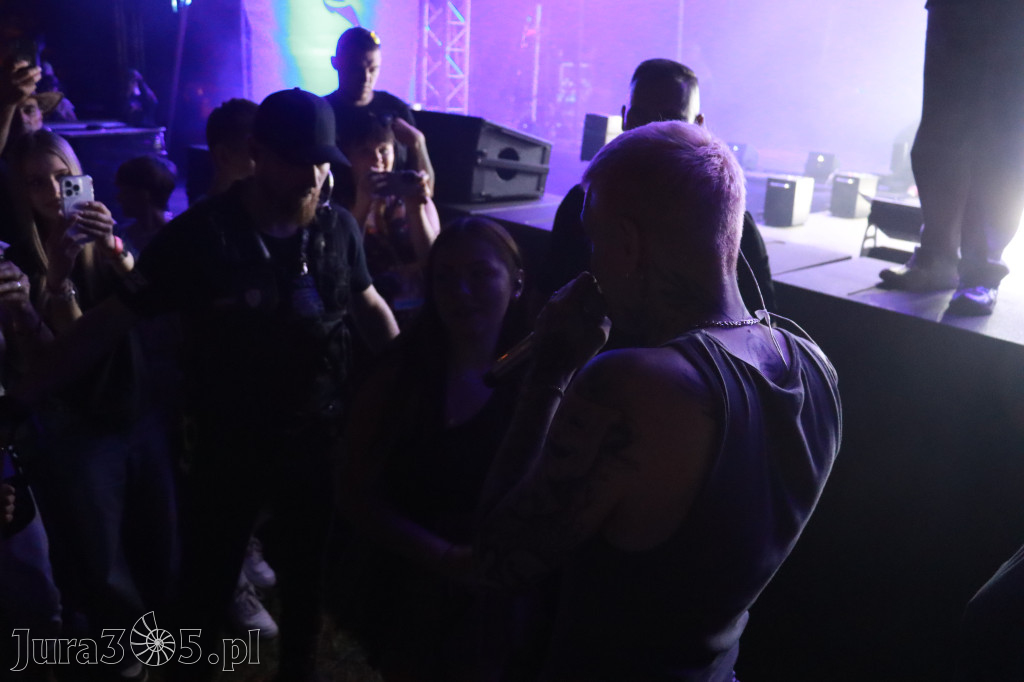 Fotorelacja XIII: Julia Tkacz solo i ze Smolastym - Festiwal z Kopyta w Gniazdowie