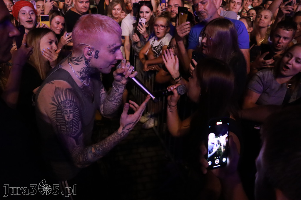 Fotorelacja XIII: Julia Tkacz solo i ze Smolastym - Festiwal z Kopyta w Gniazdowie