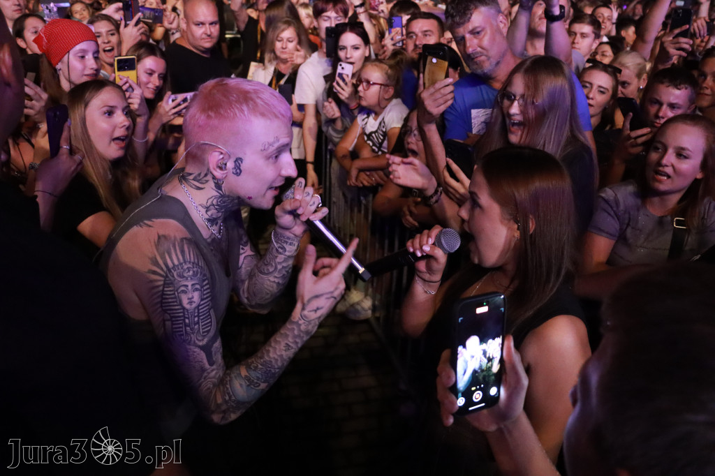 Fotorelacja XIII: Julia Tkacz solo i ze Smolastym - Festiwal z Kopyta w Gniazdowie