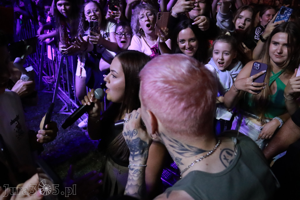 Fotorelacja XIII: Julia Tkacz solo i ze Smolastym - Festiwal z Kopyta w Gniazdowie