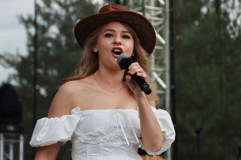 Fotorelacja XVI: Rozpoczęcie drugiego dnia Festiwalu z Kopyta - Ogólnopolski Konkursu COUNTRY STARS - soliści.