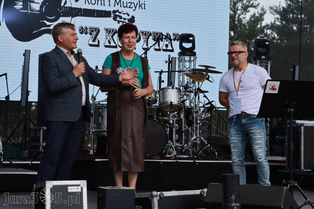Fotorelacja XVI: Rozpoczęcie drugiego dnia Festiwalu z Kopyta - Ogólnopolski Konkursu COUNTRY STARS - soliści.