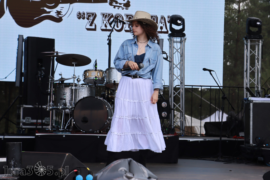 Fotorelacja XVI: Rozpoczęcie drugiego dnia Festiwalu z Kopyta - Ogólnopolski Konkursu COUNTRY STARS - soliści.