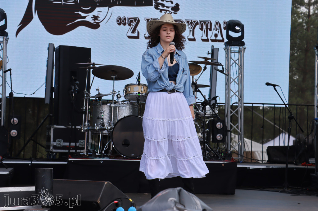 Fotorelacja XVI: Rozpoczęcie drugiego dnia Festiwalu z Kopyta - Ogólnopolski Konkursu COUNTRY STARS - soliści.