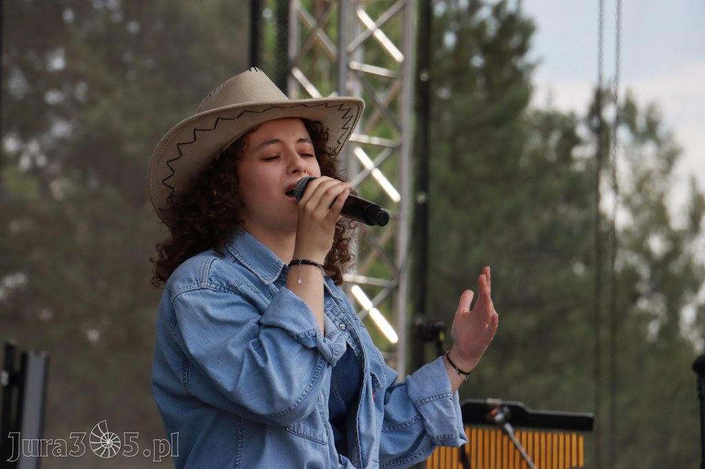 Fotorelacja XVI: Rozpoczęcie drugiego dnia Festiwalu z Kopyta - Ogólnopolski Konkursu COUNTRY STARS - soliści.