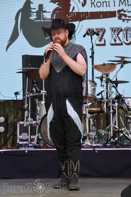 Fotorelacja XVI: Rozpoczęcie drugiego dnia Festiwalu z Kopyta - Ogólnopolski Konkursu COUNTRY STARS - soliści.
