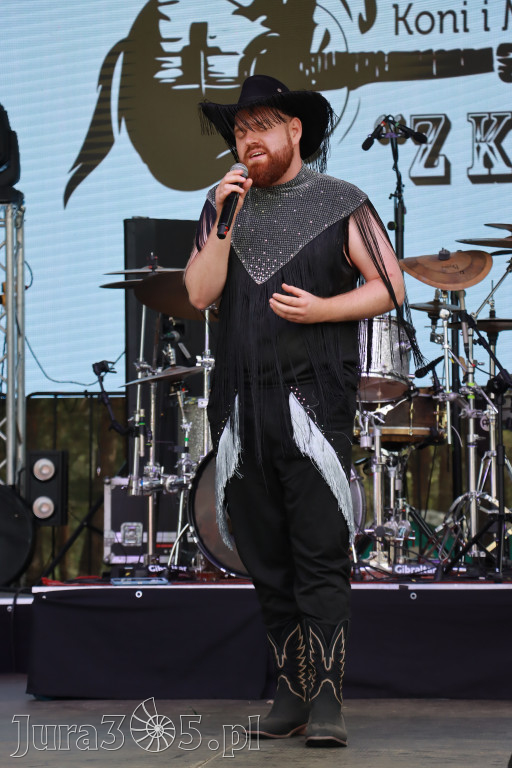 Fotorelacja XVI: Rozpoczęcie drugiego dnia Festiwalu z Kopyta - Ogólnopolski Konkursu COUNTRY STARS - soliści.
