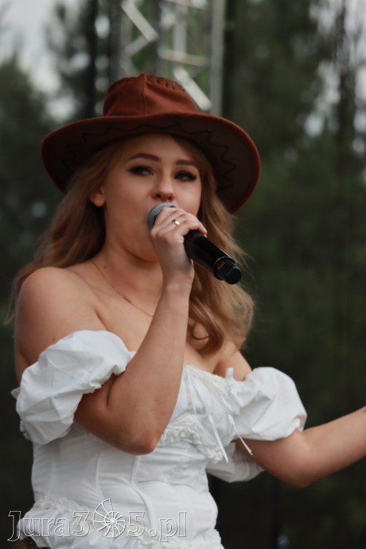 Fotorelacja XVI: Rozpoczęcie drugiego dnia Festiwalu z Kopyta - Ogólnopolski Konkursu COUNTRY STARS - soliści.