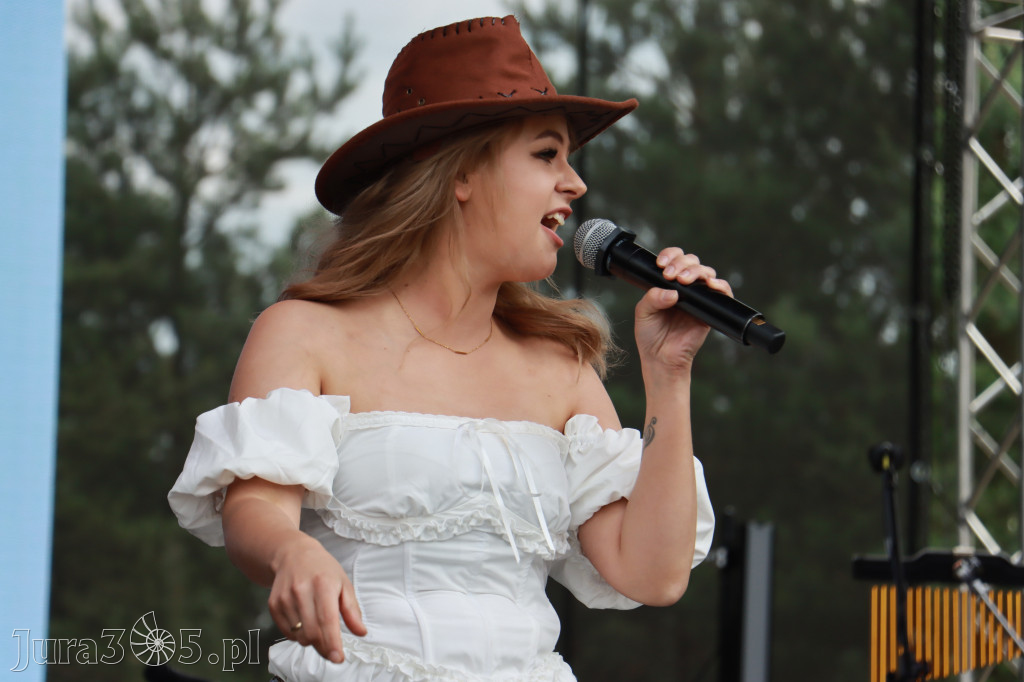 Fotorelacja XVI: Rozpoczęcie drugiego dnia Festiwalu z Kopyta - Ogólnopolski Konkursu COUNTRY STARS - soliści.