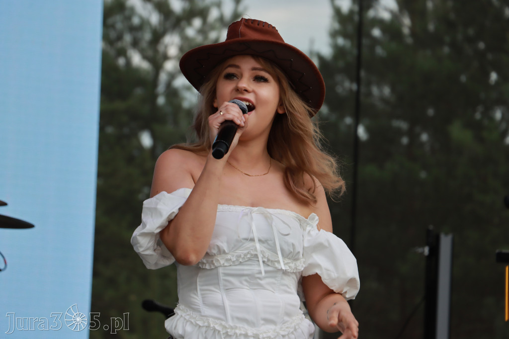 Fotorelacja XVI: Rozpoczęcie drugiego dnia Festiwalu z Kopyta - Ogólnopolski Konkursu COUNTRY STARS - soliści.