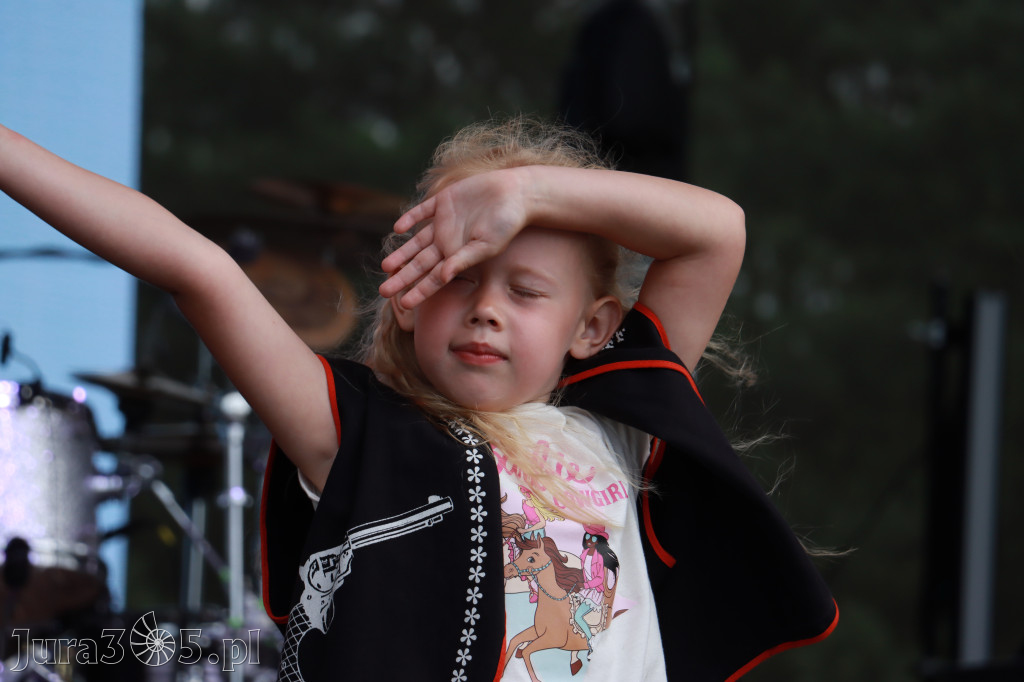 Fotorelacji XVIII: Taniec, muzyka i śpiew na Festiwalu z Kopyta w Gniazdowie