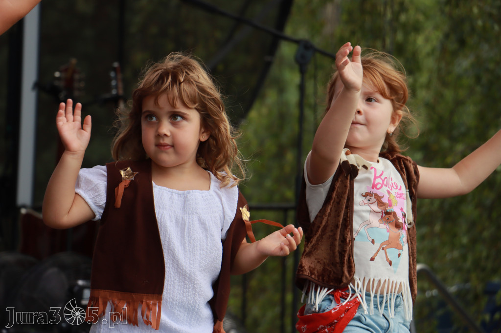 Fotorelacji XVIII: Taniec, muzyka i śpiew na Festiwalu z Kopyta w Gniazdowie