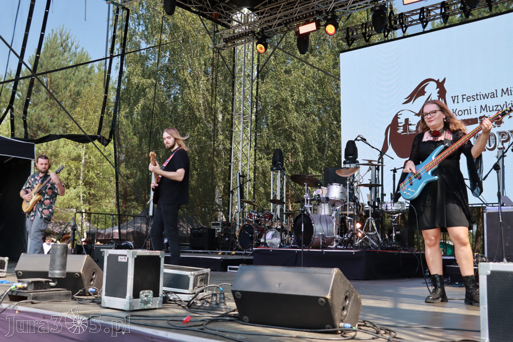 Fotorelacji XVIII: Taniec, muzyka i śpiew na Festiwalu z Kopyta w Gniazdowie