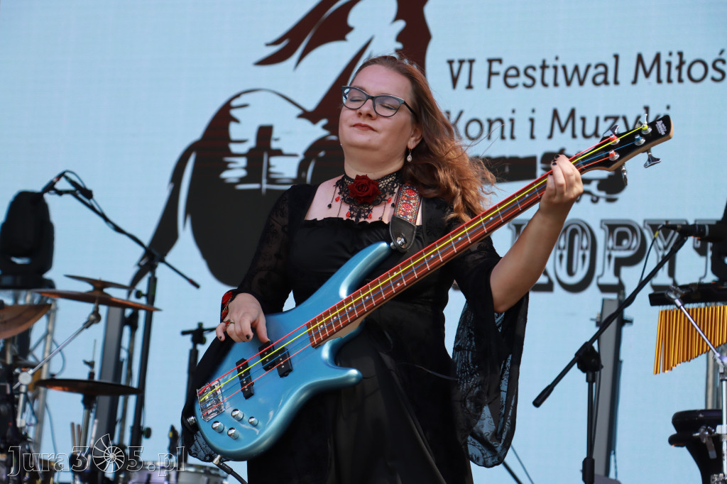 Fotorelacji XVIII: Taniec, muzyka i śpiew na Festiwalu z Kopyta w Gniazdowie