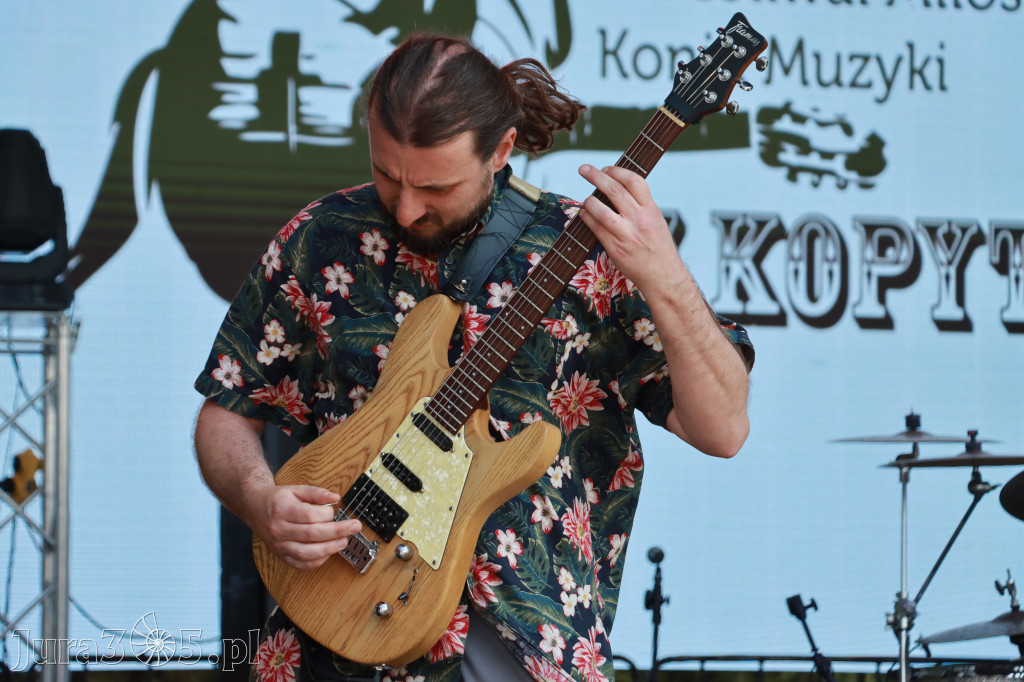 Fotorelacji XVIII: Taniec, muzyka i śpiew na Festiwalu z Kopyta w Gniazdowie