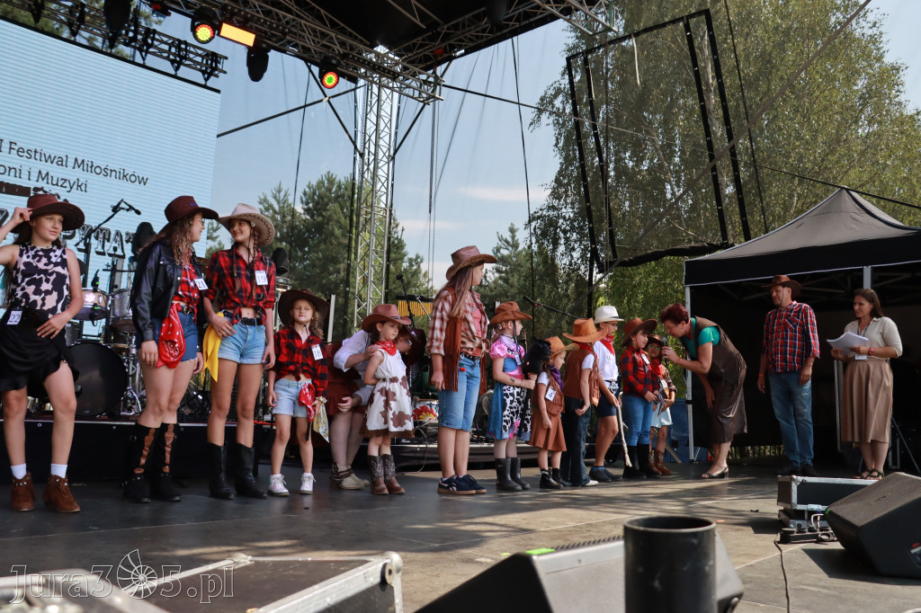 Fotorelacja XIX: Konkurs na strój w stylu Country - Festiwal z Kopyta w Gniazdowie