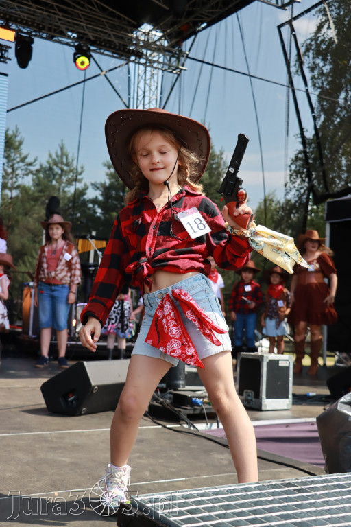 Fotorelacja XIX: Konkurs na strój w stylu Country - Festiwal z Kopyta w Gniazdowie
