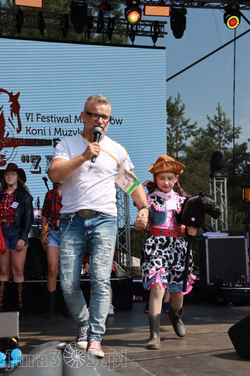 Fotorelacja XIX: Konkurs na strój w stylu Country - Festiwal z Kopyta w Gniazdowie