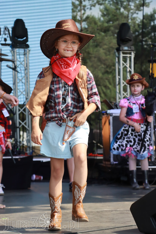 Fotorelacja XIX: Konkurs na strój w stylu Country - Festiwal z Kopyta w Gniazdowie