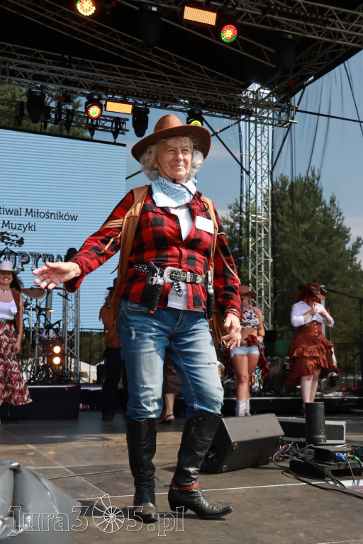 Fotorelacja XIX: Konkurs na strój w stylu Country - Festiwal z Kopyta w Gniazdowie