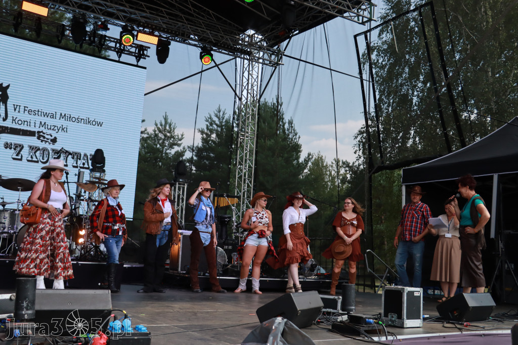 Fotorelacja XIX: Konkurs na strój w stylu Country - Festiwal z Kopyta w Gniazdowie