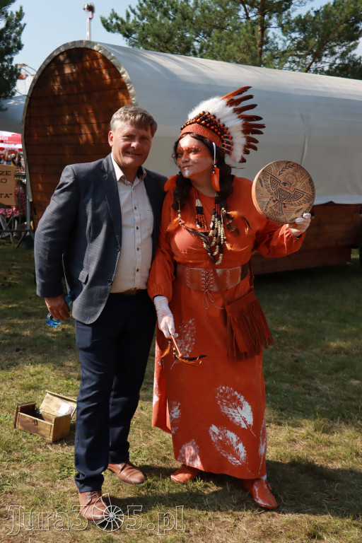 Fotorelacji XVIII: Taniec, muzyka i śpiew na Festiwalu z Kopyta w Gniazdowie