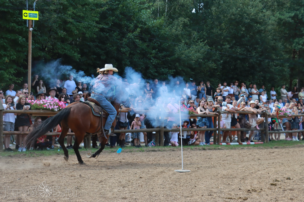 Fotorelacja XXI: Kaskaderski pokaz jeździecki - Festiwal z Kopyta w Gniazdowie