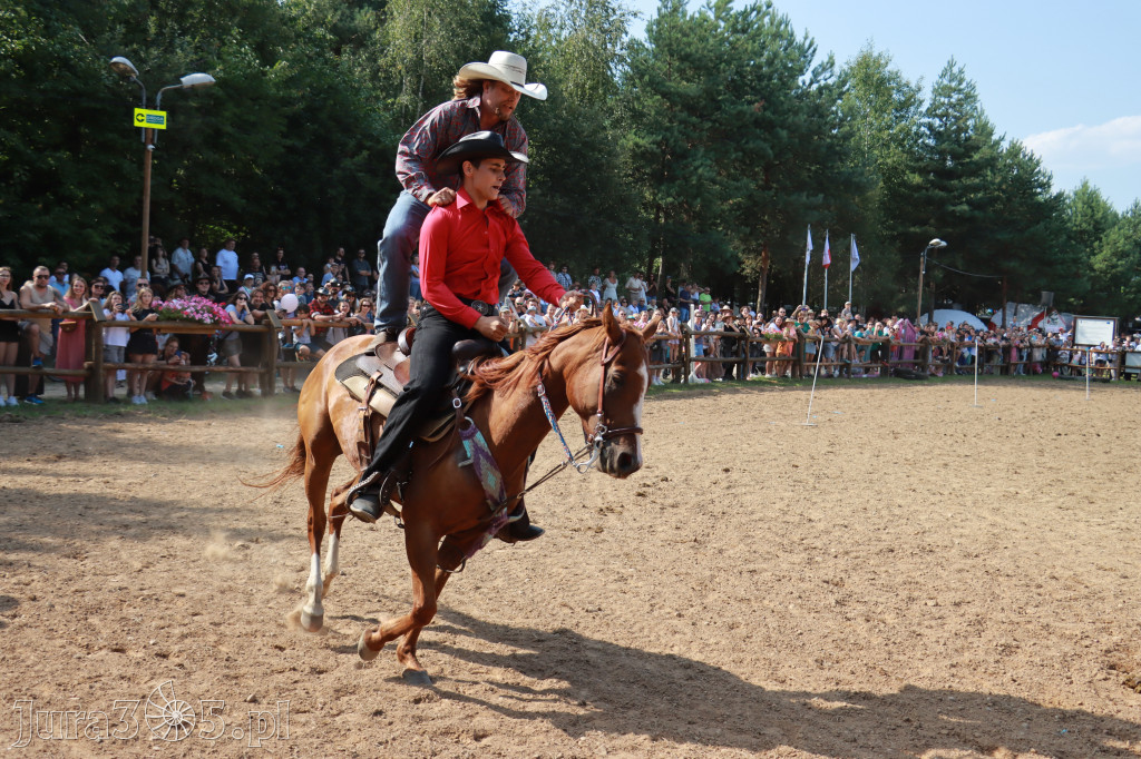 Fotorelacja XXI: Kaskaderski pokaz jeździecki - Festiwal z Kopyta w Gniazdowie