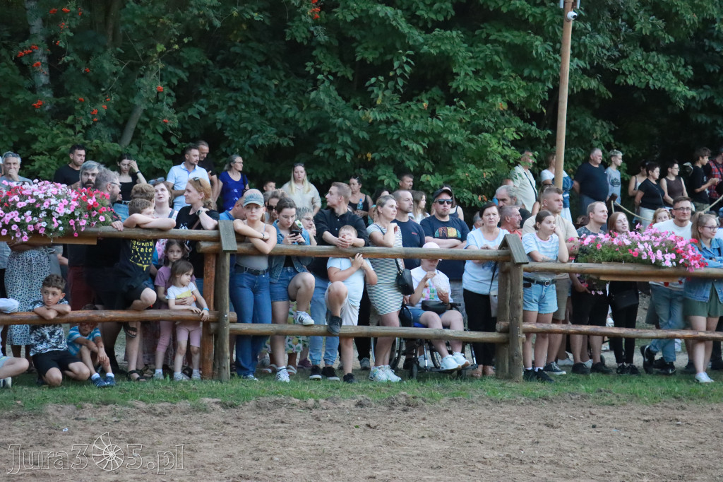 Fotorelacja XXI: Kaskaderski pokaz jeździecki - Festiwal z Kopyta w Gniazdowie