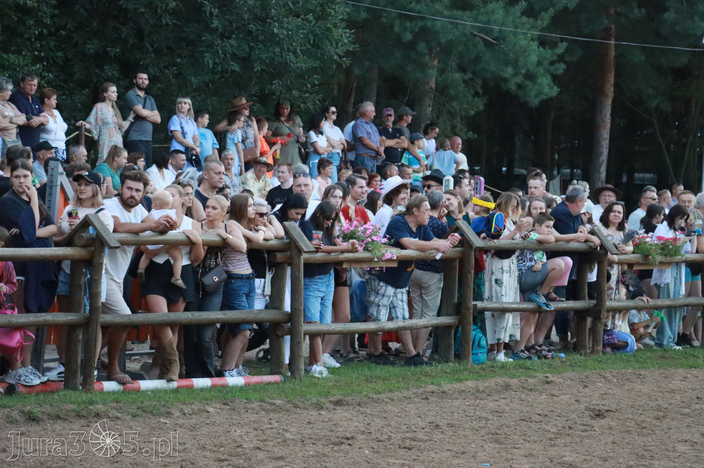 Fotorelacja XXI: Kaskaderski pokaz jeździecki - Festiwal z Kopyta w Gniazdowie