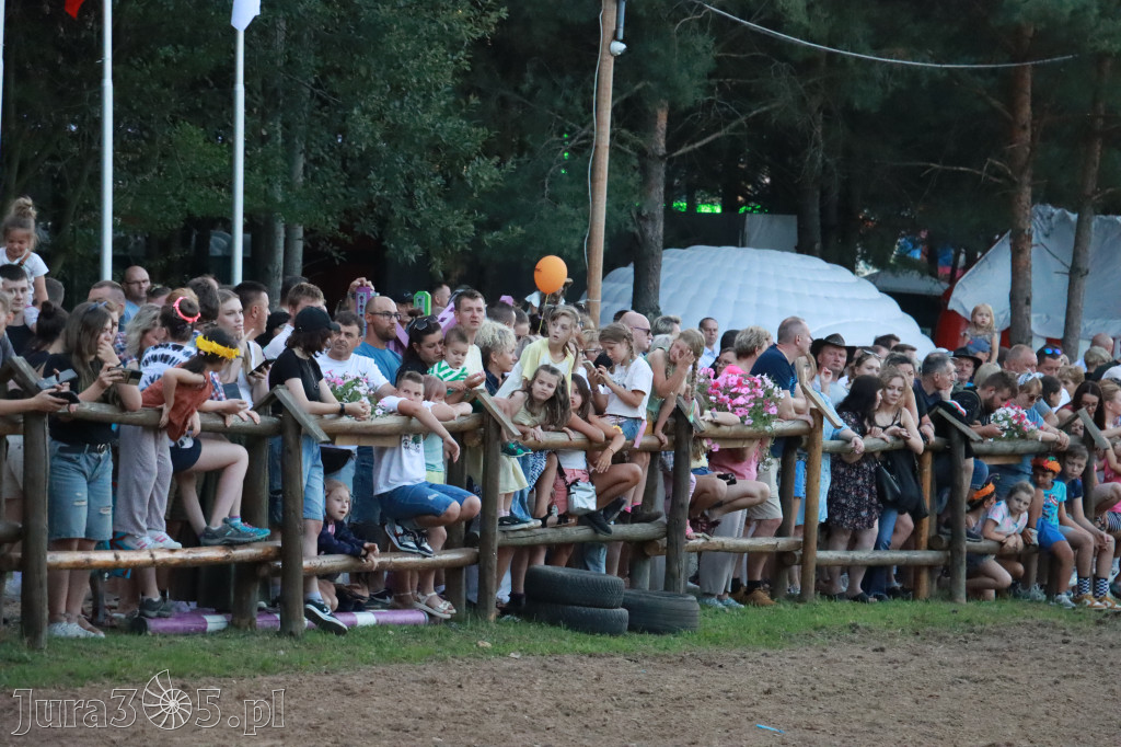 Fotorelacja XXI: Kaskaderski pokaz jeździecki - Festiwal z Kopyta w Gniazdowie
