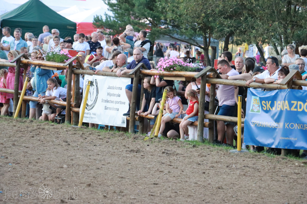Fotorelacja XXI: Kaskaderski pokaz jeździecki - Festiwal z Kopyta w Gniazdowie