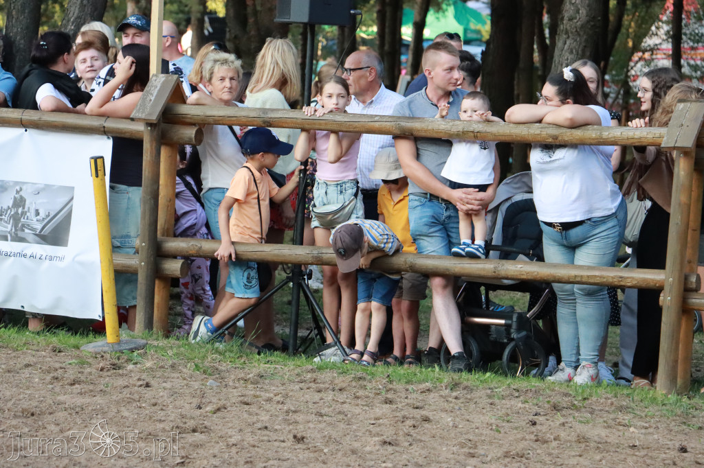 Fotorelacja XXI: Kaskaderski pokaz jeździecki - Festiwal z Kopyta w Gniazdowie