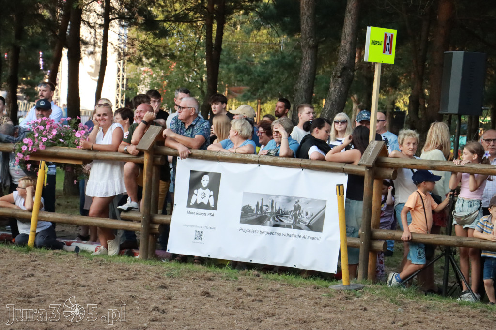 Fotorelacja XXI: Kaskaderski pokaz jeździecki - Festiwal z Kopyta w Gniazdowie