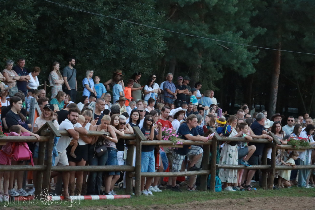 Fotorelacja XXI: Kaskaderski pokaz jeździecki - Festiwal z Kopyta w Gniazdowie