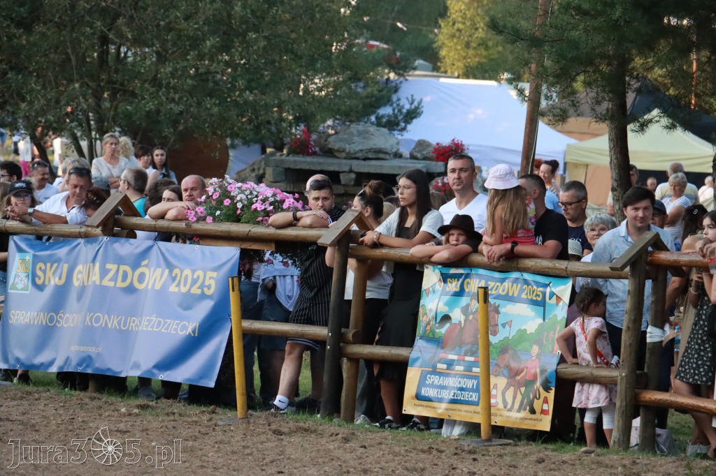 Fotorelacja XXI: Kaskaderski pokaz jeździecki - Festiwal z Kopyta w Gniazdowie