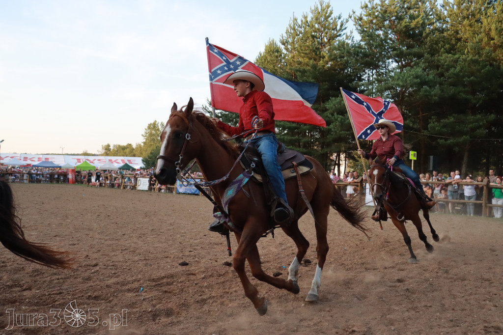 Fotorelacja XXI: Kaskaderski pokaz jeździecki - Festiwal z Kopyta w Gniazdowie