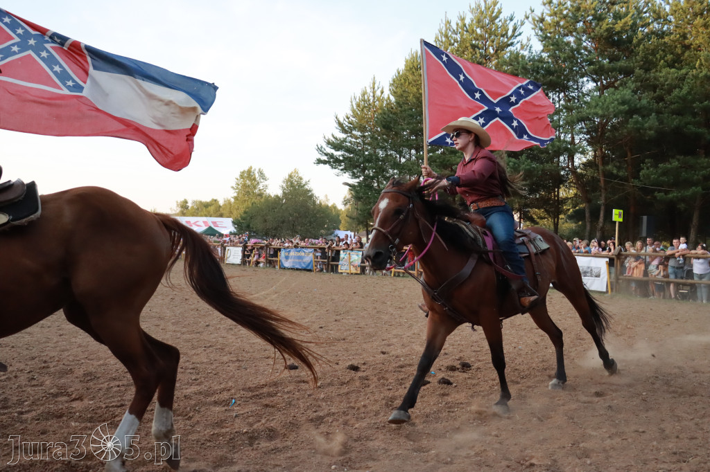 Fotorelacja XXI: Kaskaderski pokaz jeździecki - Festiwal z Kopyta w Gniazdowie